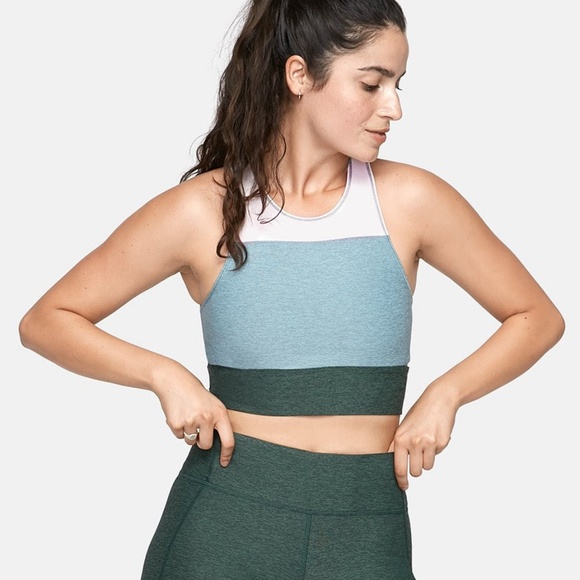 Outdoor Voices Tri-Tone Slashback Crop Top - Picture 2 of 5